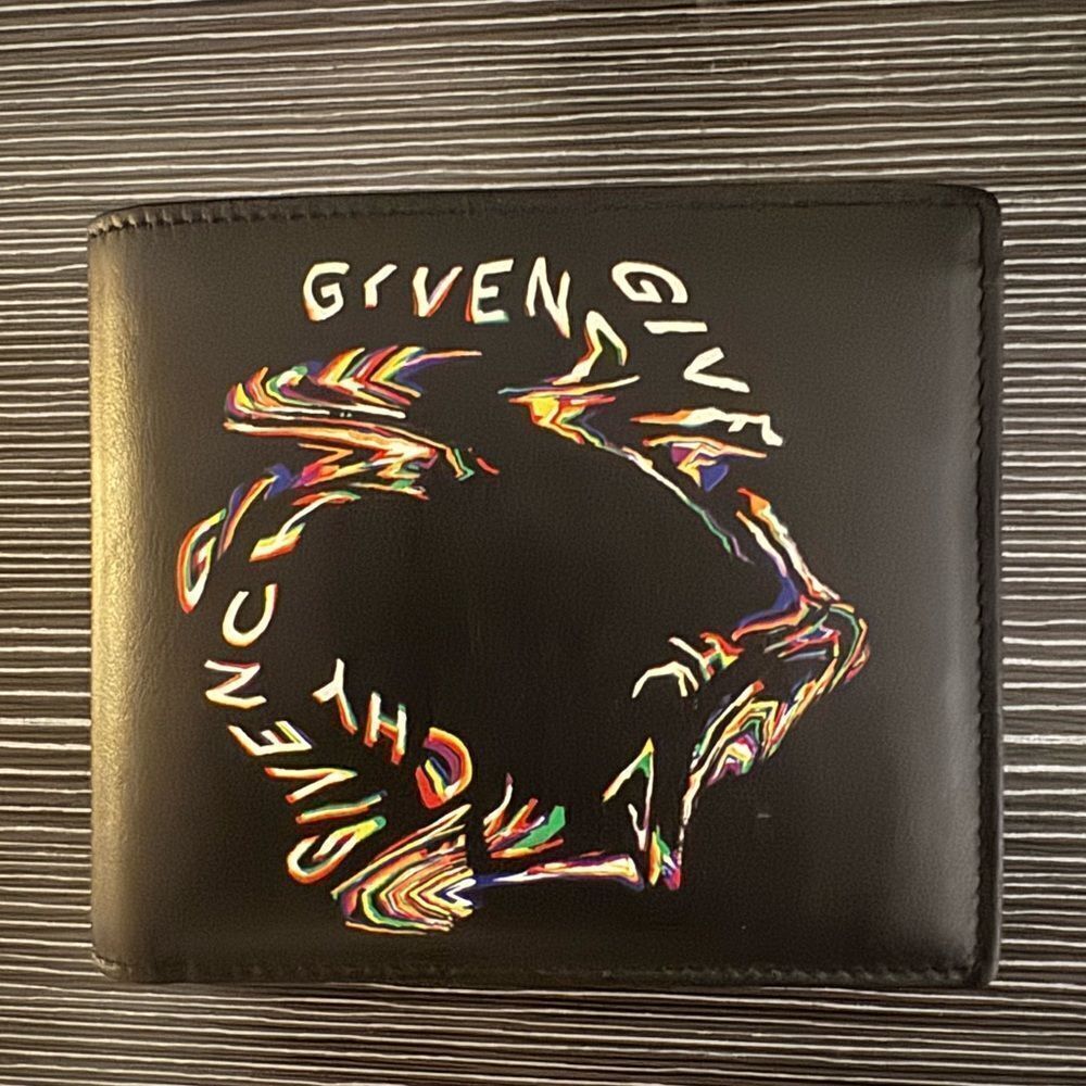Givenchy Black Glitch Billfold
Wallet